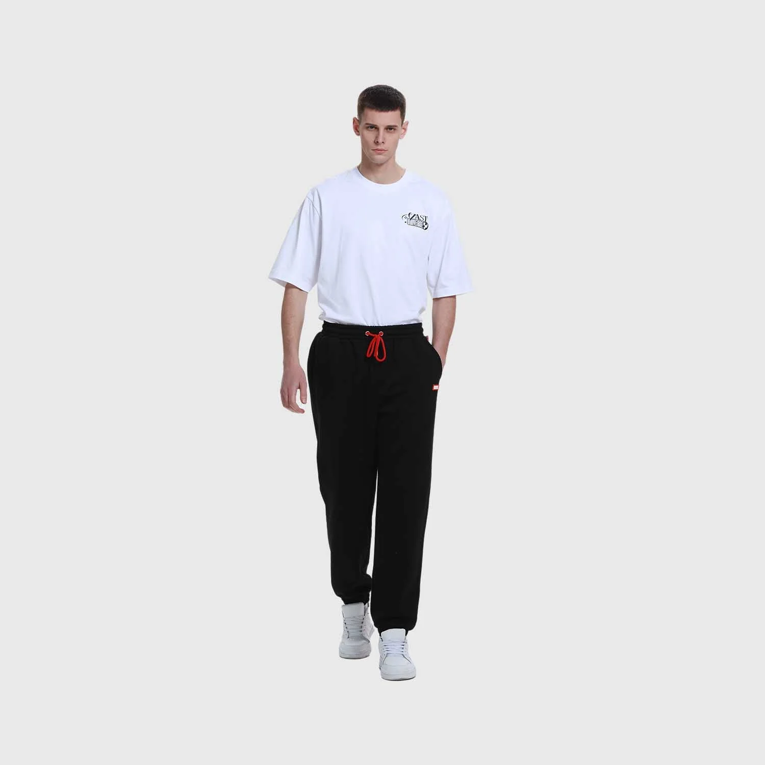 Pantalón Buzo Logo Marvel Negro - Image 4